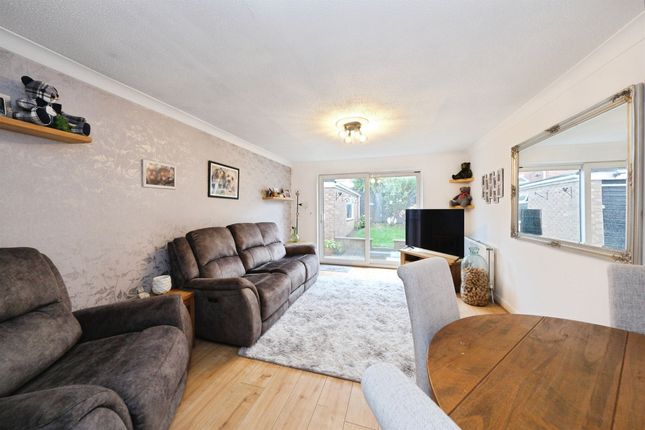 111, Yarwell Drive, ROTHERHAM photo 4