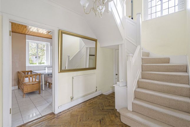 93, Brim Hill, London photo 4
