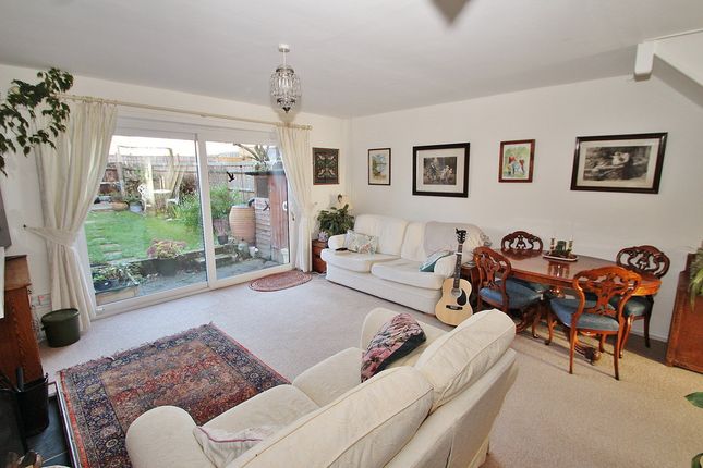 33, Knott Oaks, Combe photo 2