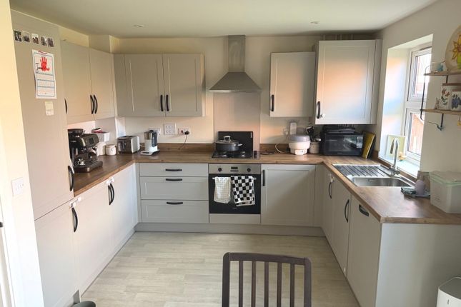 9, Alfred Way, Buckingham photo 4