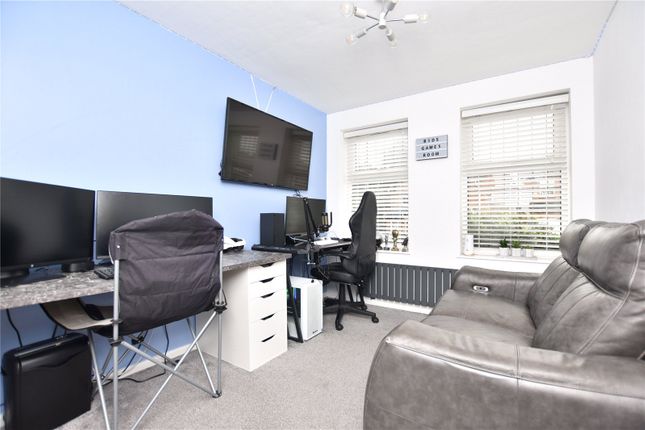 11, Jakeman Court, Wakefield photo 4