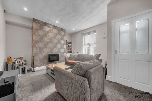 8, Alma Street, Burnley photo 2