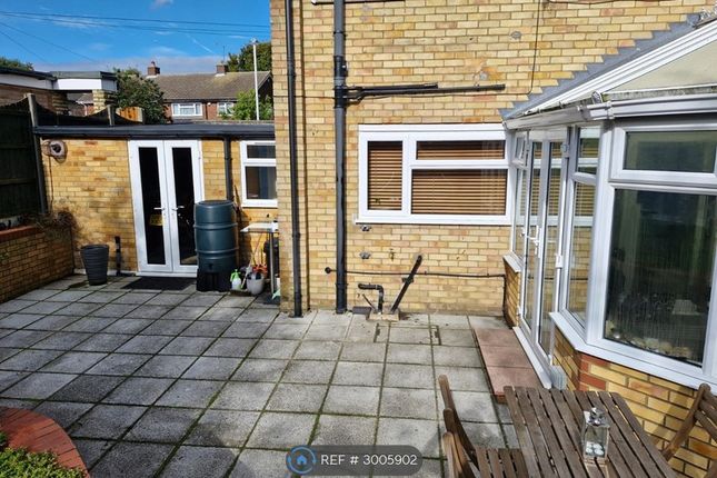 Emerald Road, Luton photo 3
