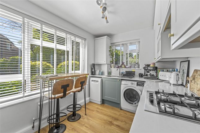9,, Beaulieu Close, East Twickenham photo 4