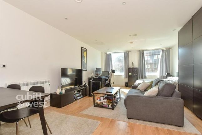 20, Linden House, Horsham photo 4