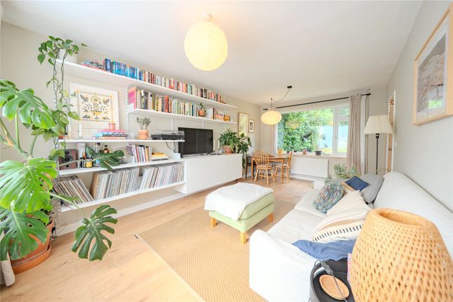 69, Newton Lodge Drive, Leeds photo 4