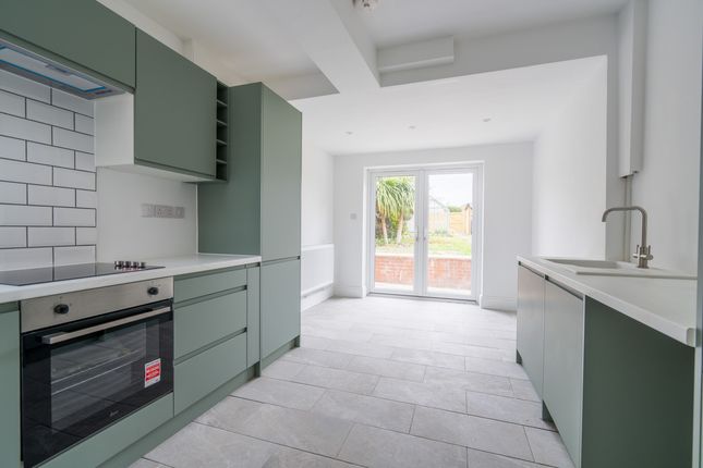 6, Stainburn Avenue, Worcester photo 3