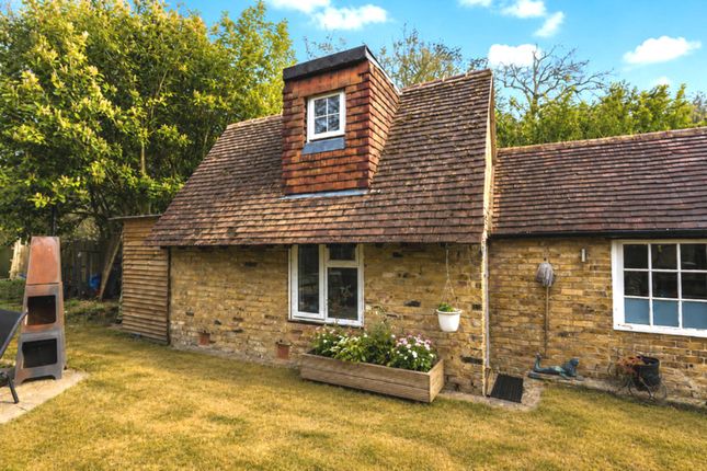 1 Furze Cottage, Denham  Road, Iver photo 4