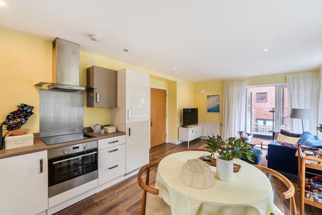 Curlew Street, Woolwich, London photo 3