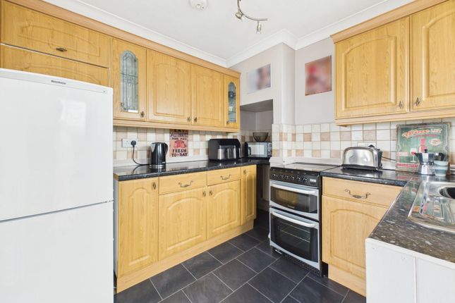 23, Garden Close, Littlehampton photo 4