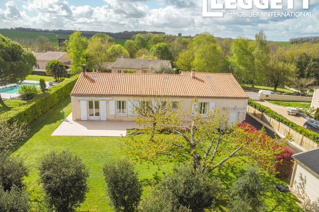 Thumbnail Villa for sale in Mouthiers-Sur-Boëme, Charente, Nouvelle-Aquitaine