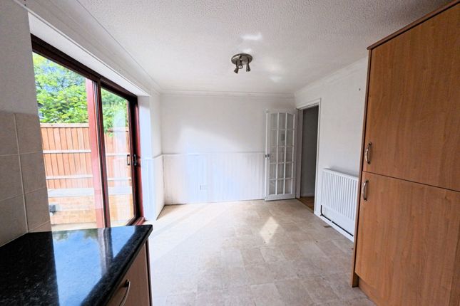56, Warwick Road, Alfreton photo 5