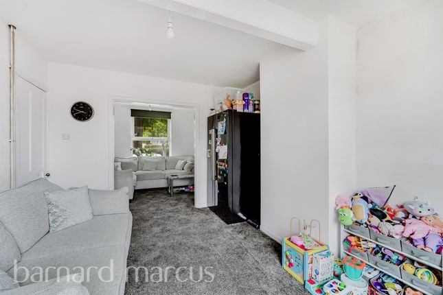 242, St. Helier Avenue, Morden photo 4