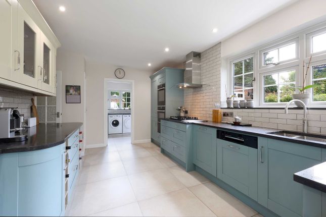 Beechcroft, Manor Close, Penn photo 5