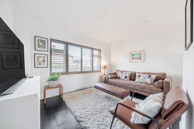 77, Ashley Road, Farnborough photo 2