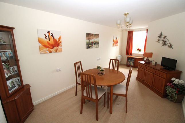 25 Hughenden Court Penn Road, High Wycombe photo 3