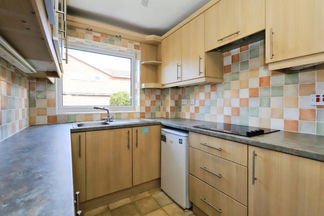 3, Swift Park Grove, Kidderminster photo 4