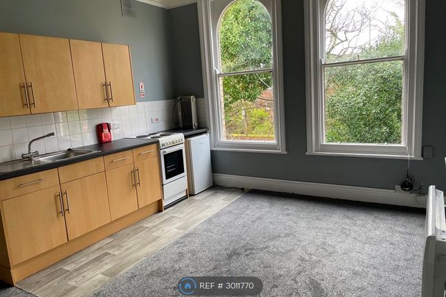 Flat, Heaton Moor Road, Stockport photo 4
