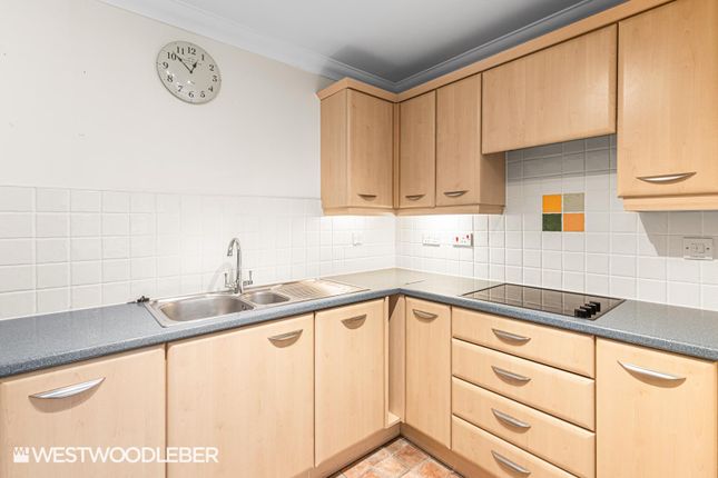 Flat 7 Esdaile Hall, Esdaile Lane, Hoddesdon photo 2