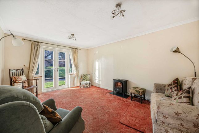 32 Orchard Walk, Watlington photo 2