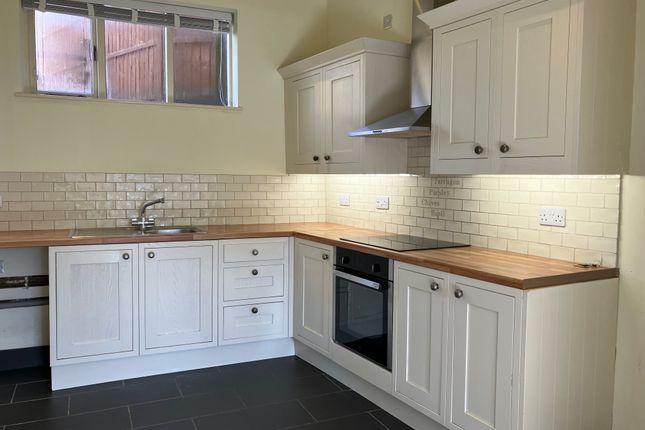 Semi-detached house to rent in Fountain Street, Caistor