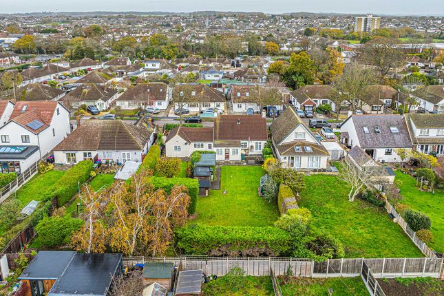 92, Briarwood Drive, Leigh-on-sea photo 4