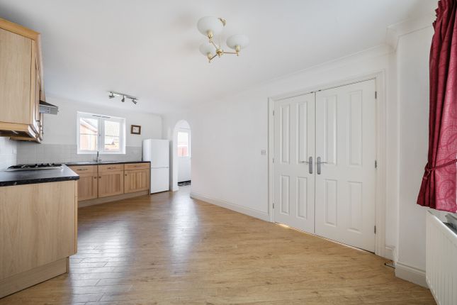 3, Falcon Road, Tewkesbury photo 4