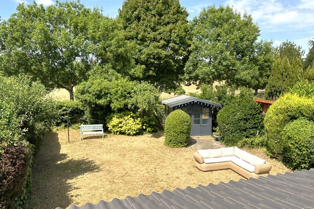 Rear Garden &amp; Unspoiled Outlook 072