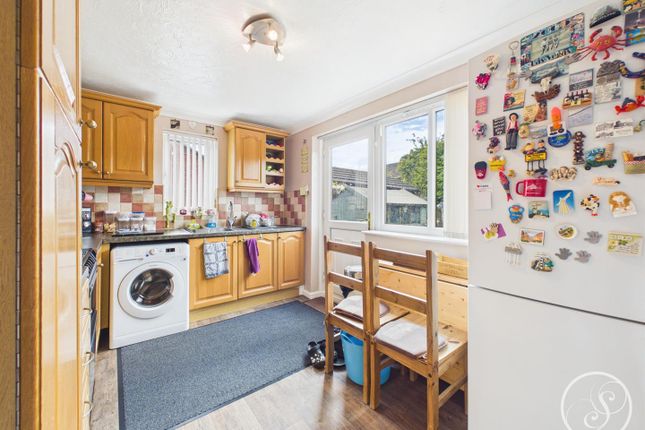 31, Kingfisher Way, Leeds photo 4