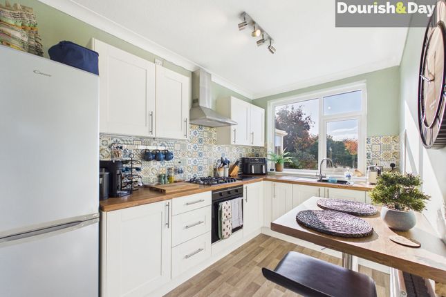 28 Crossway, Stafford photo 3