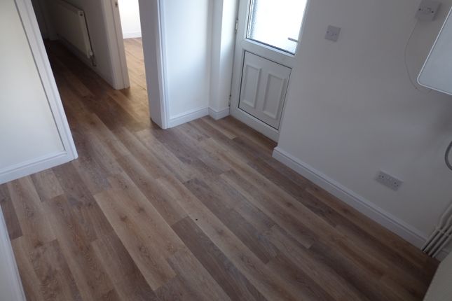 5, Newbridge Hill, Louth photo 5