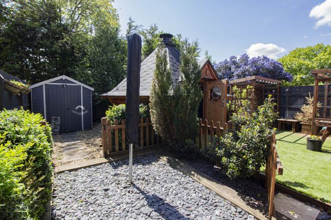 9, Holly Court, Frome photo 2