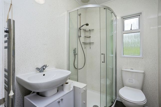 4, Tomtit Crescent, Turners Hill photo 4