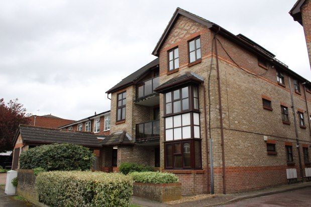 Thumbnail Penthouse to rent in Ashwood Park, Sutton