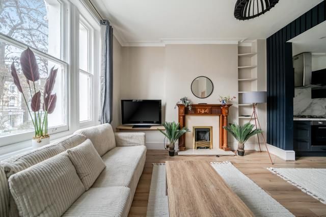 Flat 1, 15, Elsham Road, London photo 3