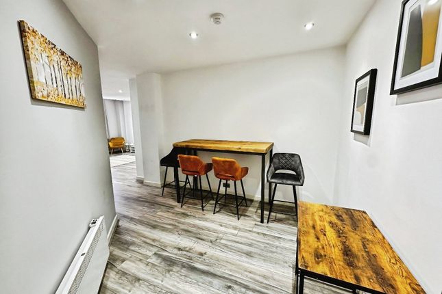 Flat 8, 22, Park Row, West Yorkshire photo 5