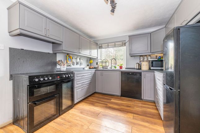 10, Buller Close, Crowborough photo 2