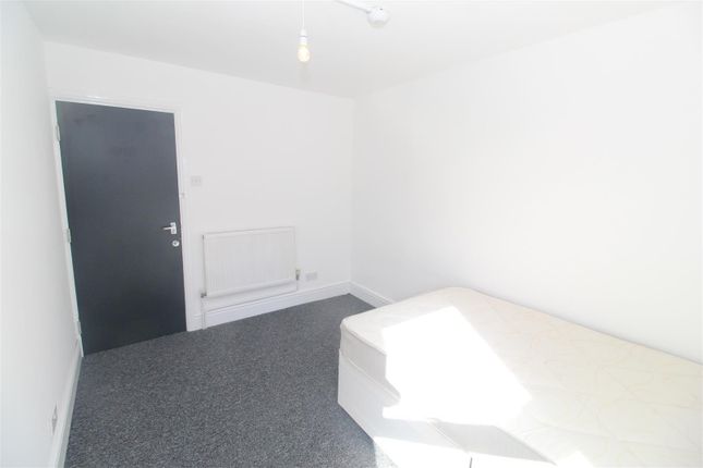 164, Mackintosh Place, Cardiff photo 5