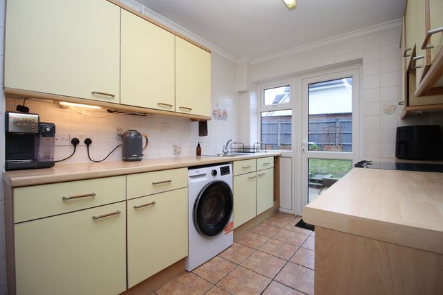 8 Rowley Close, Southampton photo 4