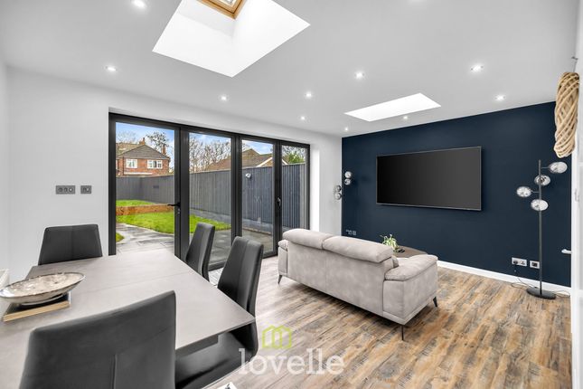 69 Danesfield Avenue, Grimsby photo 4