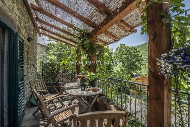 Town house for sale in Caprese Michelangelo, Tuscany, Italy