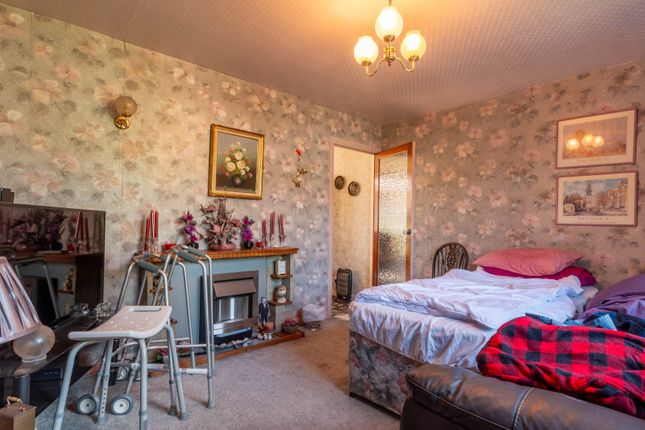 65, Sleningford Rise, West Yorkshire photo 2