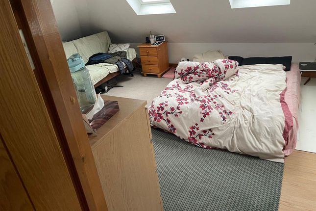 Room 1, 4 Wellgate Road, Luton photo 2