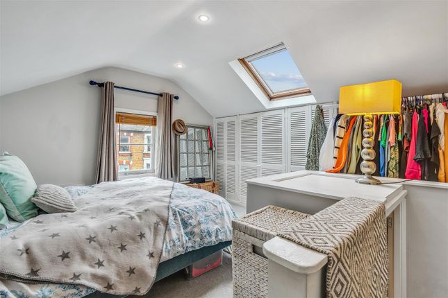 Flat for sale in Killarney Road, London