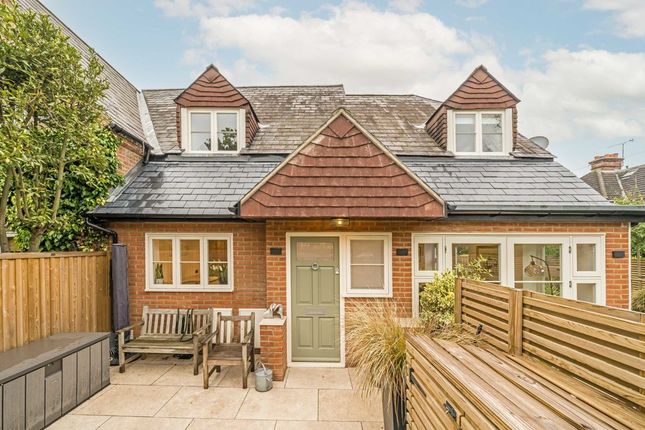 Thumbnail Property to rent in Old School Square, Thames Ditton