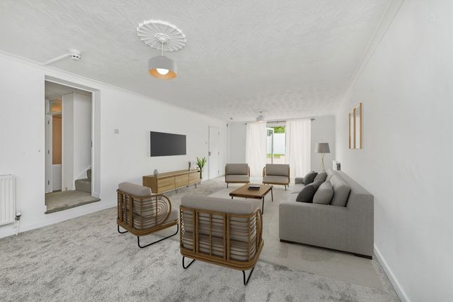 58, Ravensbourne Park Crescent, London photo 2