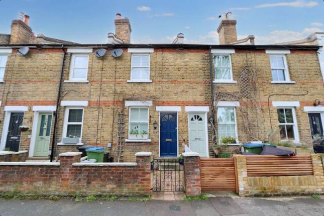 Thumbnail Terraced house to rent in Queens Road, Thames Ditton