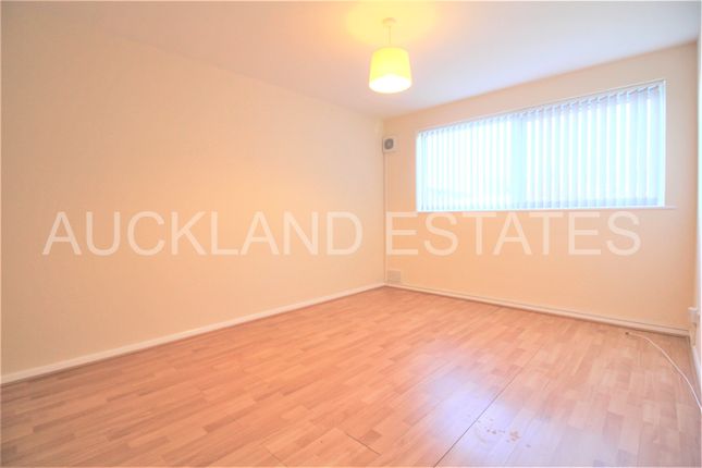 8, Alderman Close, Hatfield photo 4