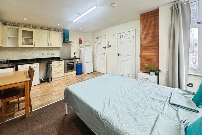 Flat 3, 22, Brantwood Road, Bedfordshire photo 5
