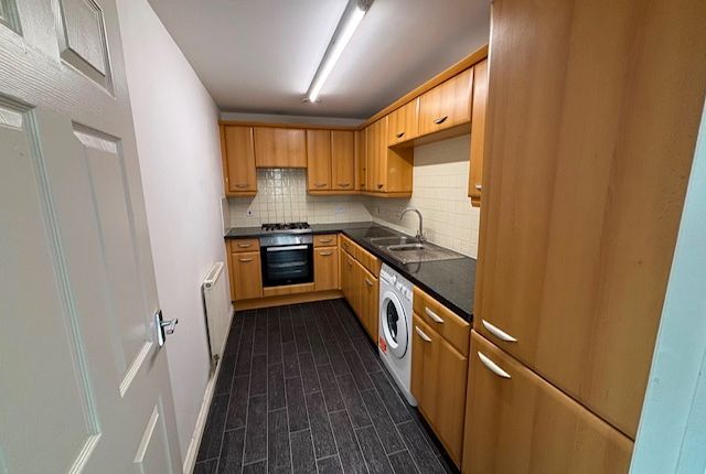 4, Capstan Drive, Rainham photo 3